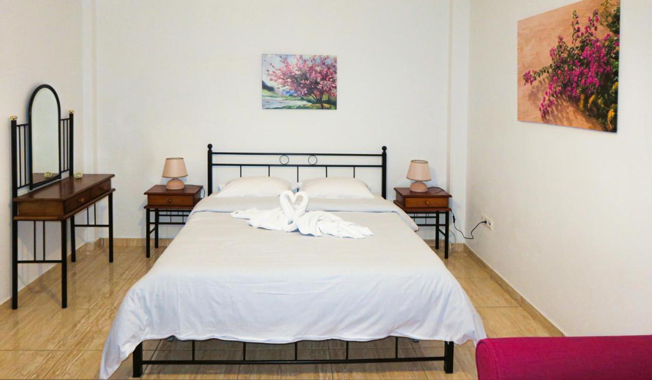Kallisti Apartments Skiathos Town Ngoại thất bức ảnh