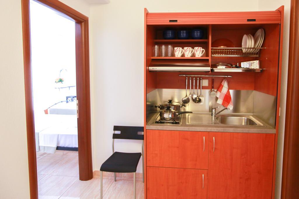 Kallisti Apartments Skiathos Town Phòng bức ảnh