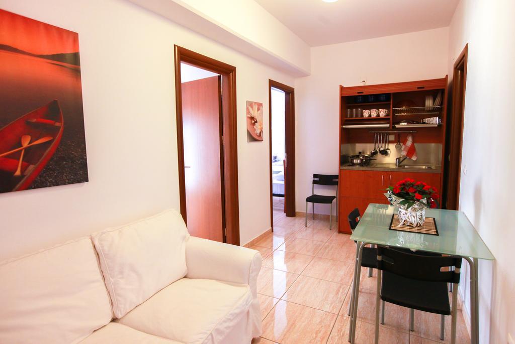 Kallisti Apartments Skiathos Town Phòng bức ảnh